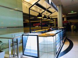 Design, manufacture and installation of stores: Farm Case Shop, Fashion Island, Bangkok.